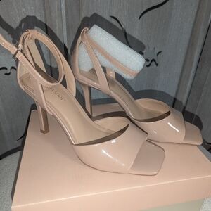 Elegant Beige Heels Thalia Sodi Ankle Strap Nude Heels Size 9 👠